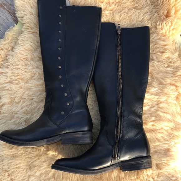 Beautiful Bed Stu boots - Picture 2 of 13